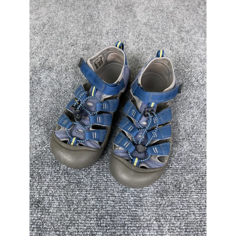 KEEN Boy's Newport Closed Toe Leather‎ Sandals Size 5 US Blue Outdoor Hiking EUC